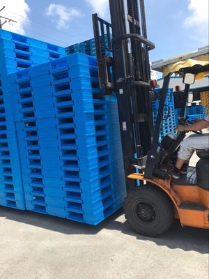 Static Load 4000kg HUADING 1500X1500mm Stacked Double Face Open Deck Flat Plastic Pallet